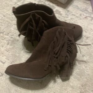 Suede brown boots